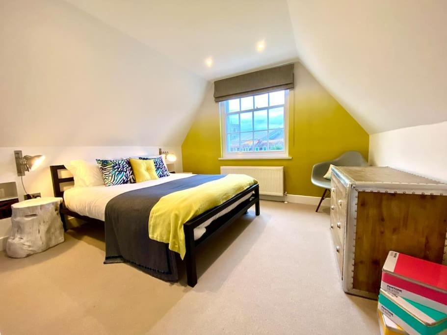 Stunning Little House On Poole Quay - Free Secure Parking & Wifi - In The Heart Of The Old Town - Great Location - Free Parking - Fast Wifi - Smart Tv - Newly Decorated - Sleeps 2! Close To Poole & Bournemouth & Sandbanks エクステリア 写真